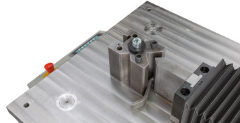 Richtmaschinen und Biegemaschinen im Maschinenbau URM 30 E
